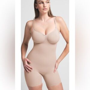 SKIMS Seamless Sculpt Mid-thigh Bodysuit
